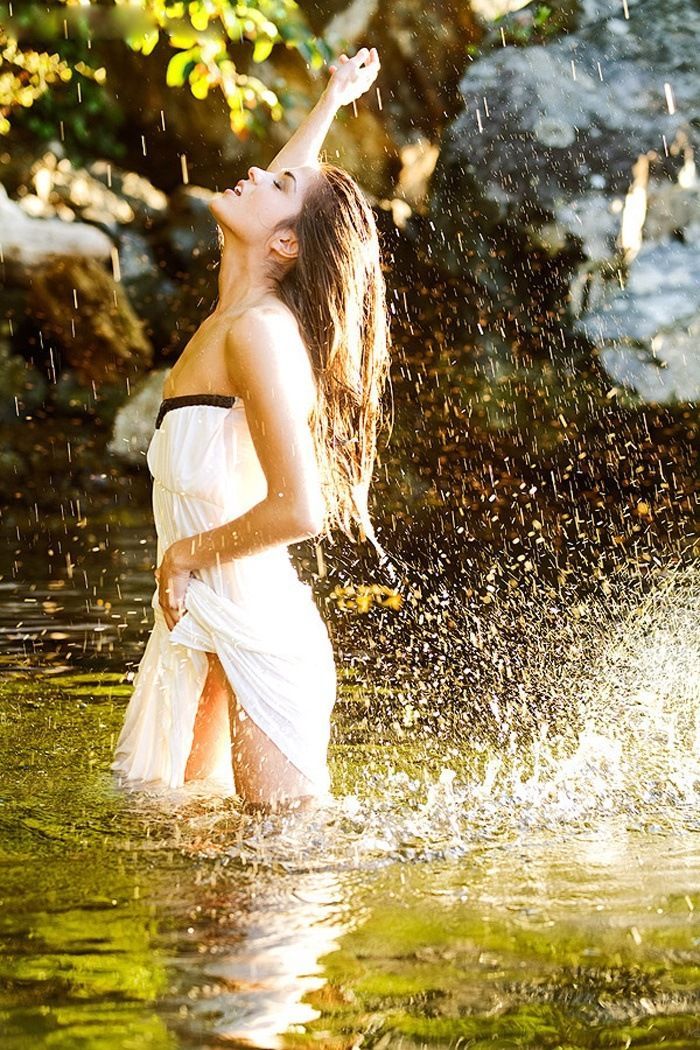 Marie Avgeropoulos in Ankara