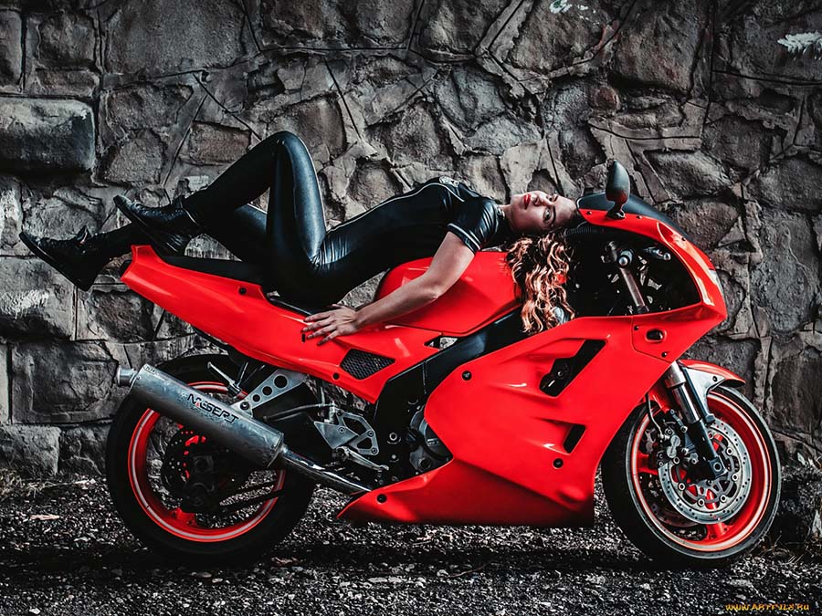 Beautiful girl Beautiful girls and motorcycles in Ankara