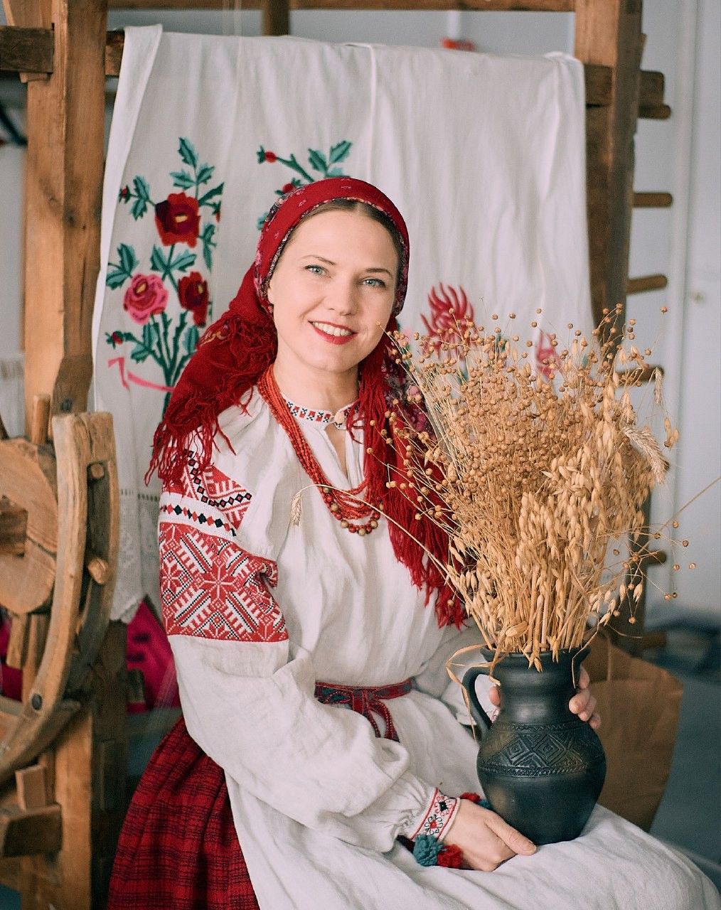Women in Slavic costumes in Ankara
