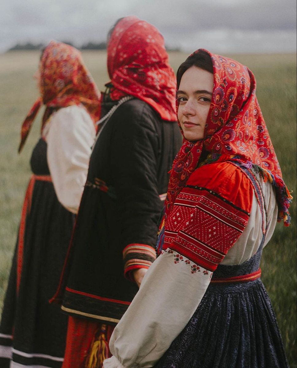 Women in Slavic costumes in Ankara