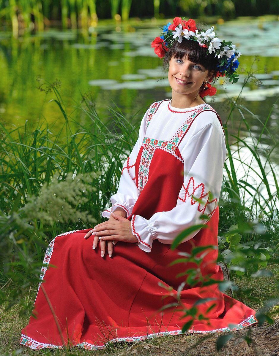 Beautiful girl Girls in Slavic costumes in Ankara