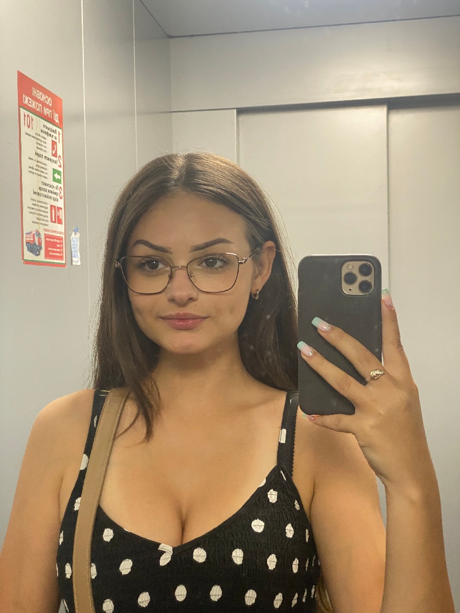 Sexy model Stacy in Ankara